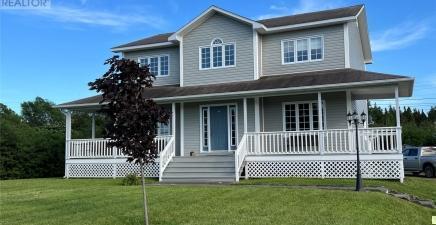 Botwood, NL Real Estate